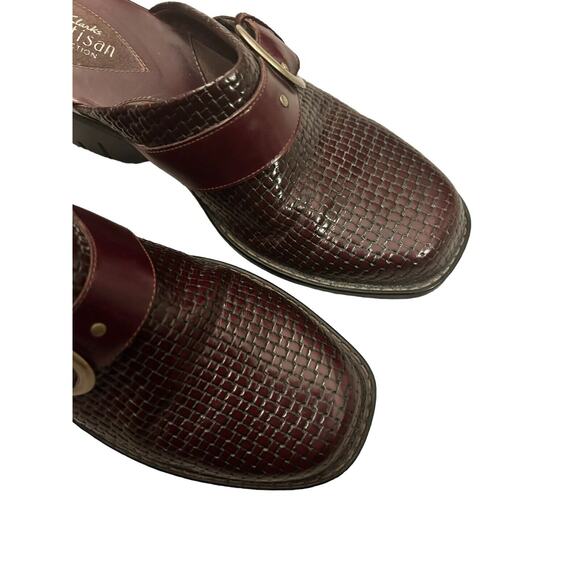 EUC Clarks Artisan‎ Womens Mules Shoes Basket Weave Leather Slip On Buckle 8M - Picture 10 of 10